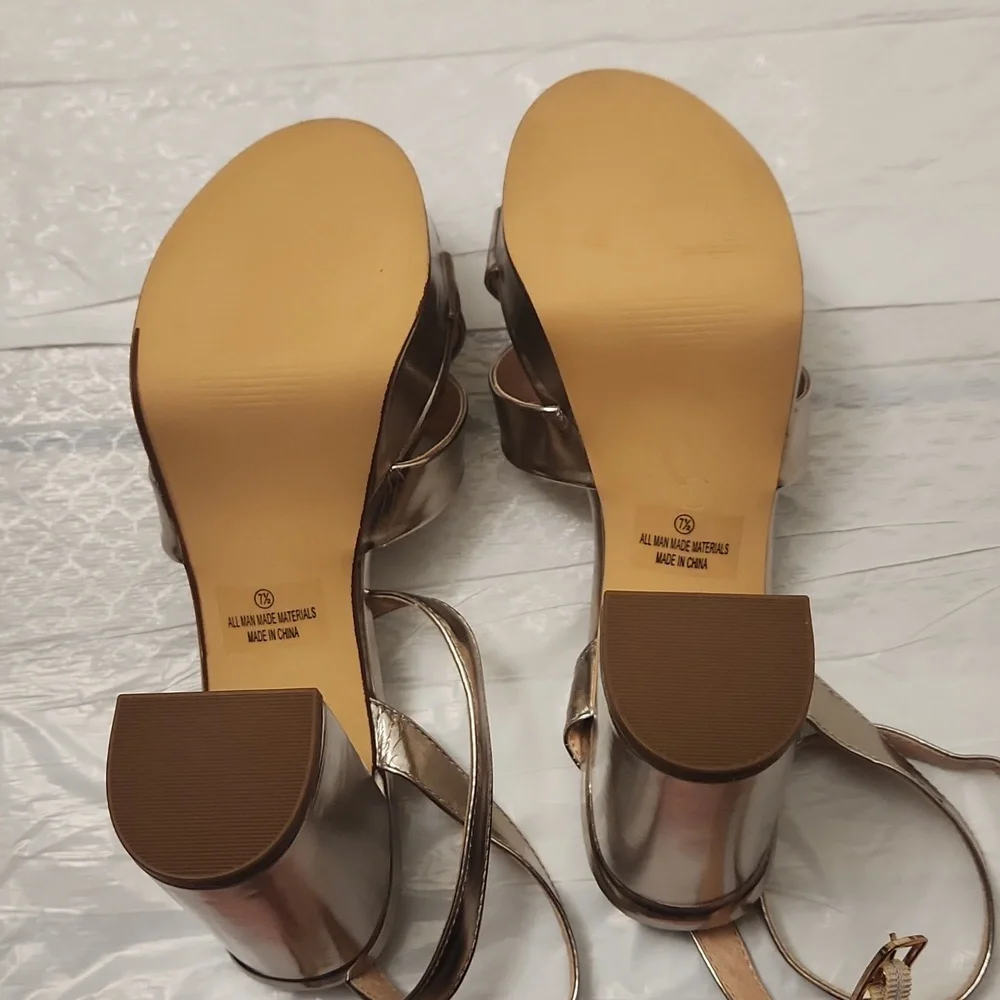 Heels - Picture 4 of 5